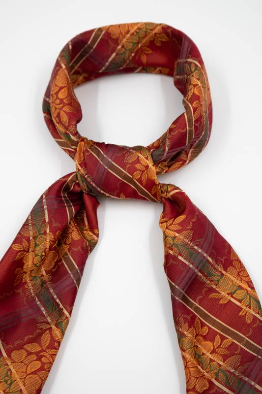 Silkeskjerf Strauss 25